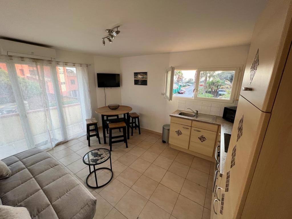 Plein Sud, Bel Appartement 20 Metres De La Plage La Capte Hyères Buitenkant foto