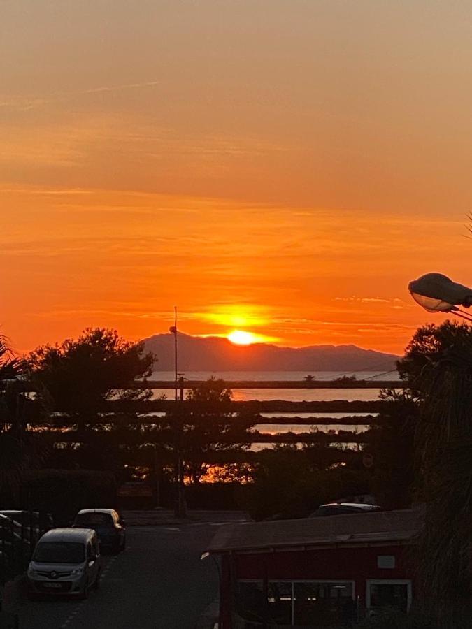 Plein Sud, Bel Appartement 20 Metres De La Plage La Capte Hyères Buitenkant foto